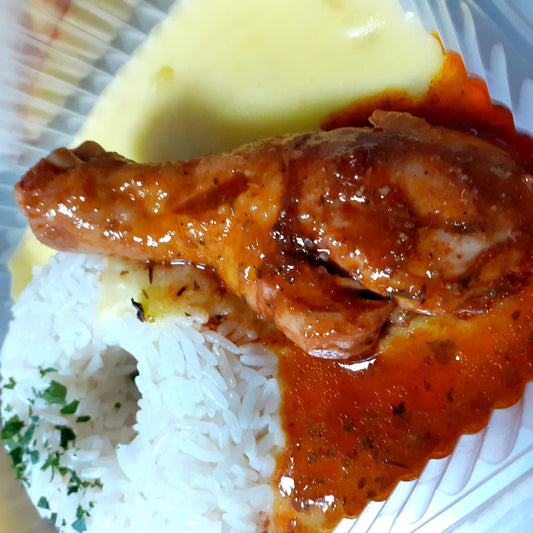 Pollo al horno con pure de papa y arroz
