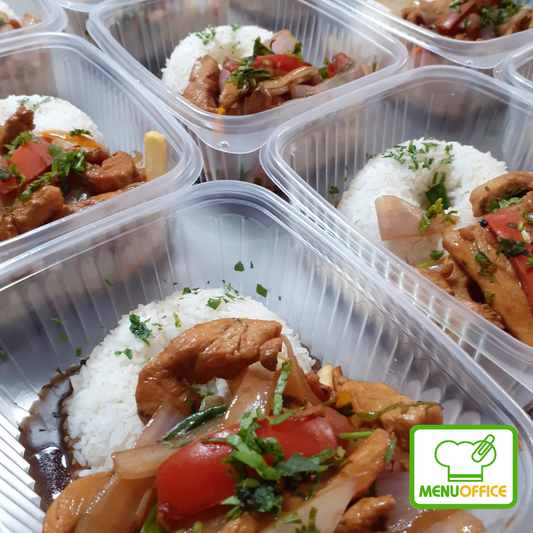 Pollo saltado con papas fritas y arroz