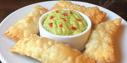 Tequeños de queso con salsa guacamole (3 unidades)